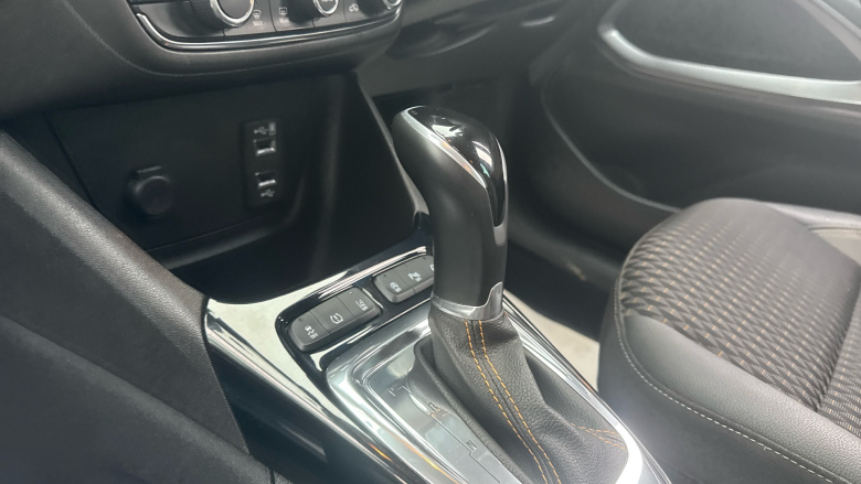 Vauxhall Crossland X 1.2T [110] Tech Line Nav 5dr [Start Stop] Auto Petrol Hatchback